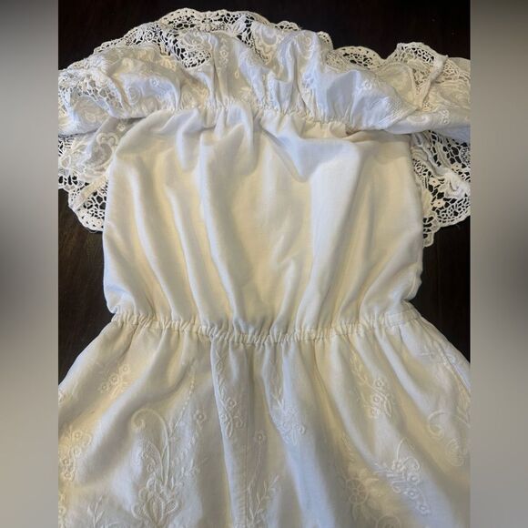 Abercrombie and Fitch White Lace Eyelet Embroidered Romper Size Medium - Picture 5 of 12